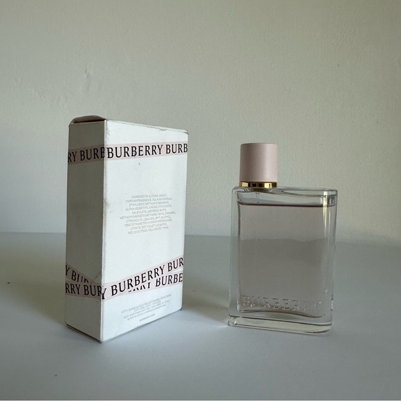 BURBERRY Her Eau de Parfum Spray, 1.6-oz. - Picture 2 of 2